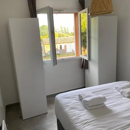 2 Pieces Dans Hoteliere Les Hameaux De Saint-cyprien Lecci