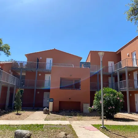 2 Pièces Dans Résidence Hôtelière Les Hameaux De Saint-cyprien Lecci