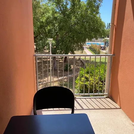 2 Pièces Dans Résidence Hôtelière Les Hameaux De Saint-cyprien Apartahotel 3*