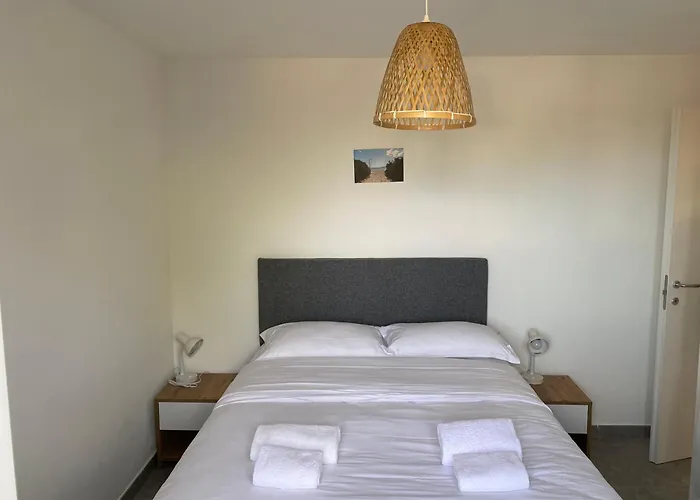 2 Pieces Dans Hoteliere Les Hameaux De Saint-cyprien