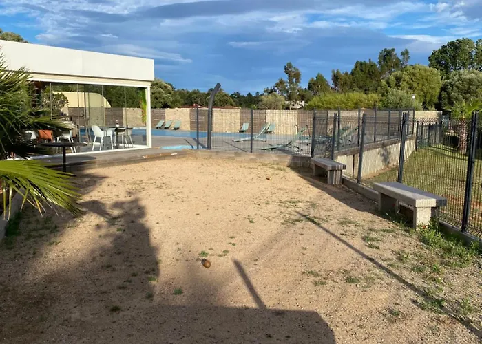 2 Pieces Dans Hoteliere Les Hameaux De Saint-cyprien Apartmanhotel 3*