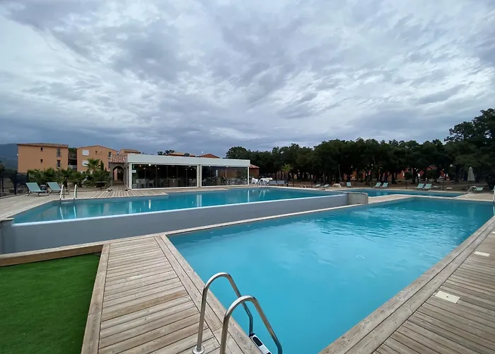 2 Pieces Dans Hoteliere Les Hameaux De Saint-cyprien Apartmanhotel Lecci